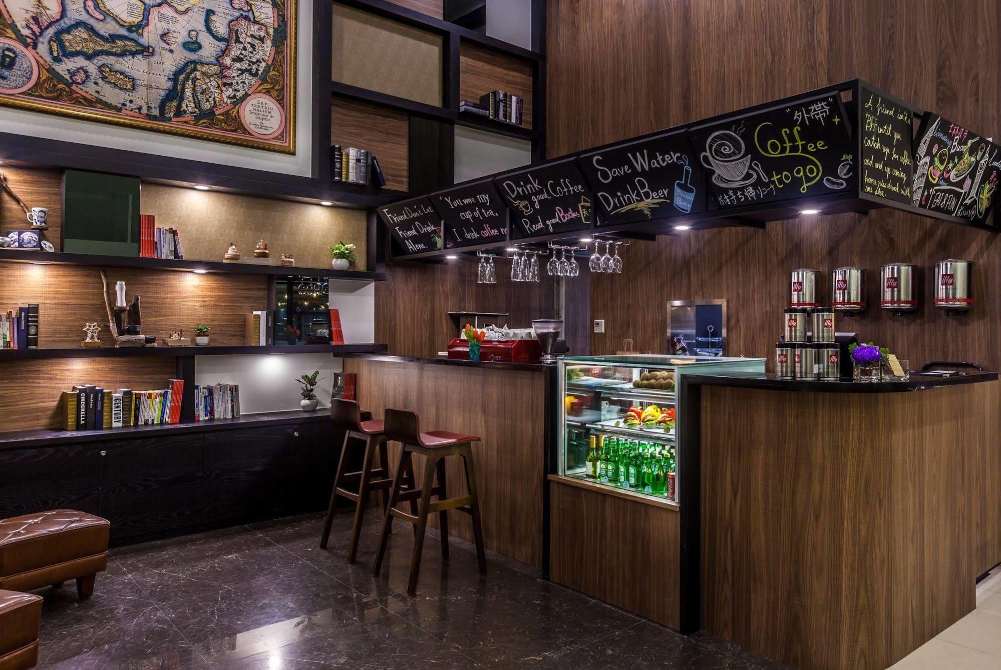 Check Inn Taipei Neihu Eksteriør billede